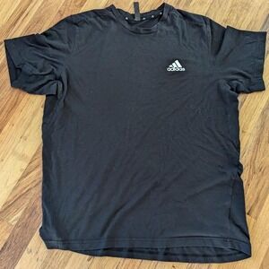 Black‎ Adidas Tee